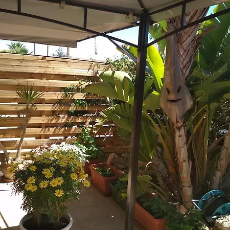 Willa Long Beach Garden