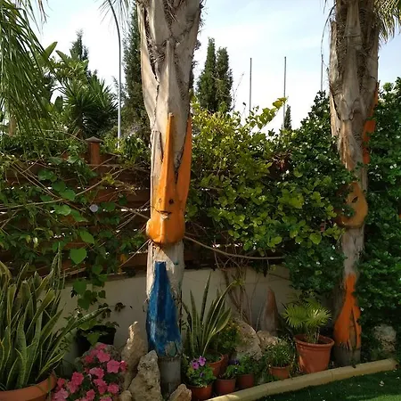 Willa Long Beach Garden